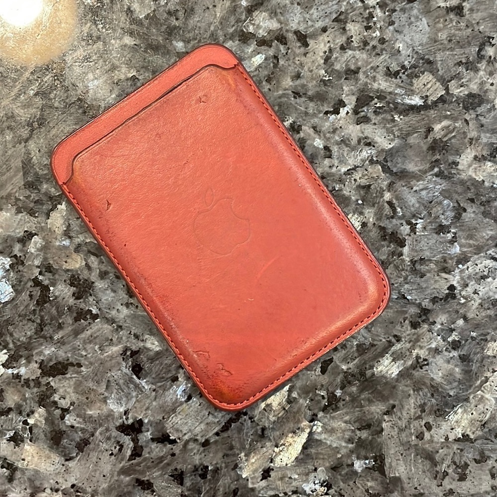 Apple wallet